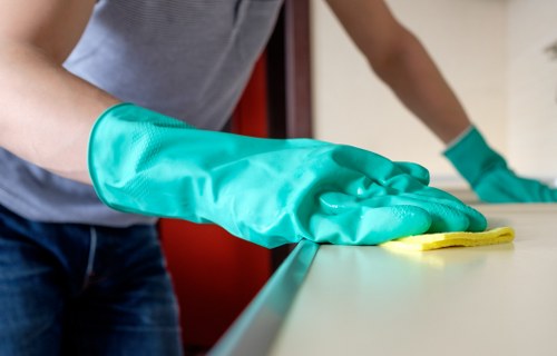 Local cleaner tackling kitchen deep cleaning in Watford